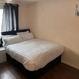 Spacious 2-bed In Abbey Wood, Greenwich Apartment